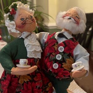 Festive Santa and Mrs. Claus Holiday Morning Greetings set